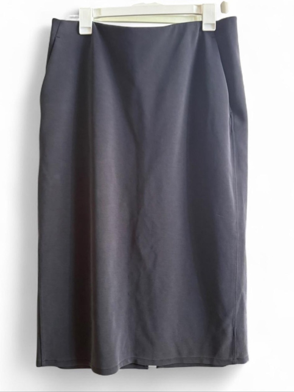 Lululemon size 14 Women's Navy Pencil Skirt with elastic waist and pockets